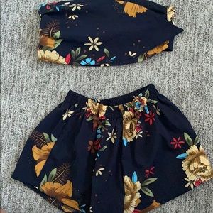 2 piece floral set. Navy blue